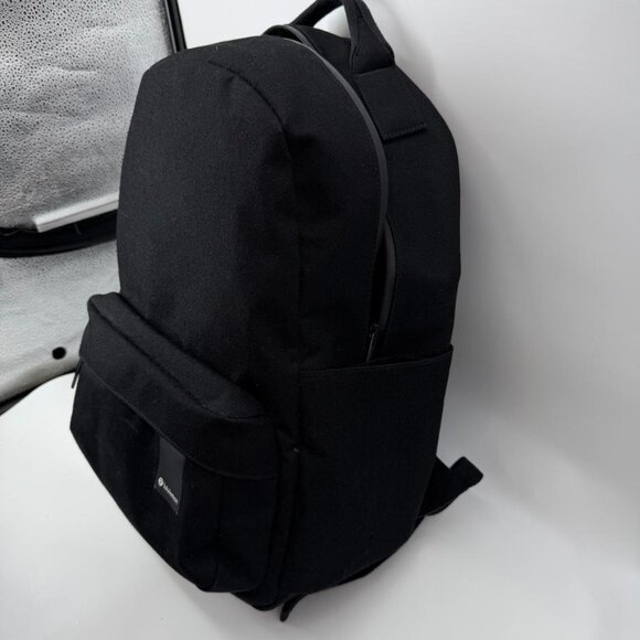 Lululemon Command the Day Backpack 25L main image 4